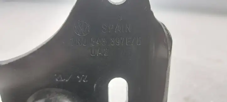 Volkswagen Sharan (2010 - 2015) 7N0843397E Средняя направляющая ролика раздвижной двери — фото 3