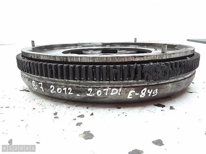 Volkswagen PASSAT B7 (2011 - 2014) 415058310 Двухмассовый маховик — фото 3