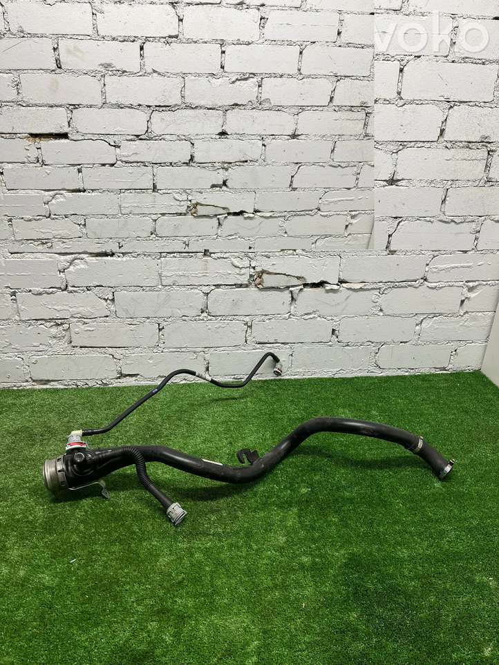 BMW M4 G82 G83 (2020 - )  8485971 Наливная труба топливного бака