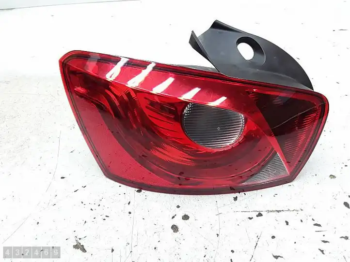 Seat Ibiza IV (6J,6P) (2008 - 2017) 6J4945095K Задний фонарь в кузове — фото 1
