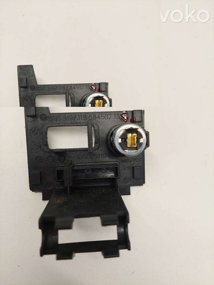 BMW 6 F12 F13 (2010 - 2018)  58450713 Прикуриватель