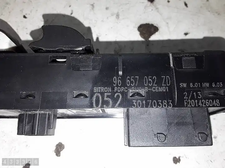 Citroen DS4 (2010 - 2016) 96657052ZD Кнопка стеклоподъемников — фото 3