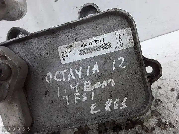 Skoda Octavia Mk2 (1Z) (2004 - 2013) 03C117021J Кронштейн масляного фильтра — фото 3