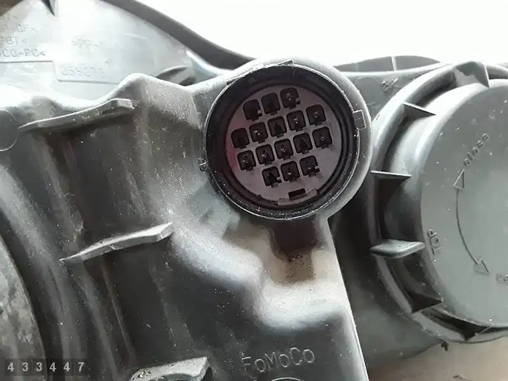 Jaguar XF (2007 - 2015) 8X2313W030AB Передняя фара — фото 7