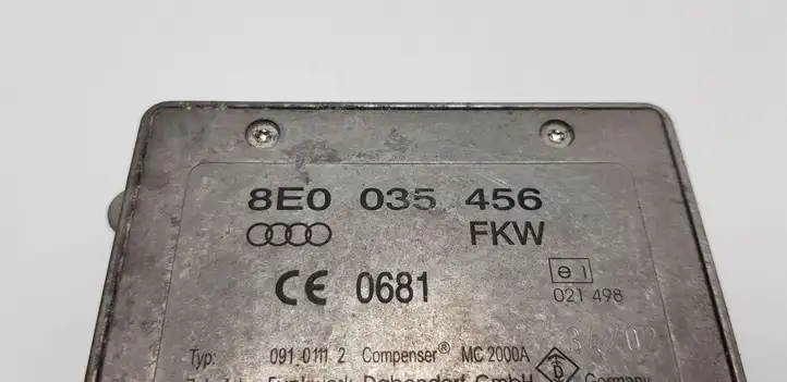 Audi A4 S4 B6 8E 8H (2000 - 2006) 8E0035456 Усилитель антенны — фото 3