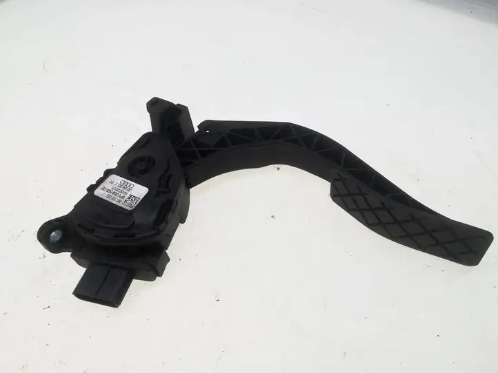 Audi A4 S4 B8 8K (2007 - 2011) 8K1721523 Педаль акселератора — фото 1
