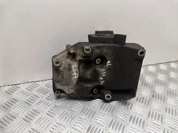 Volkswagen PASSAT B5.5 (2001 - 2005) 038260885 Кронштейн двигателя — фото 1