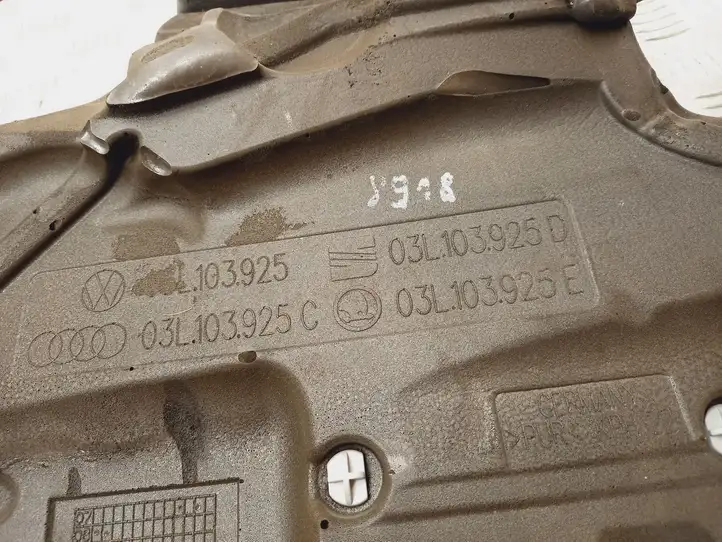 Volkswagen PASSAT B6 (2005 - 2010) 03L103925E Крышка двигателя декоративная — фото 3
