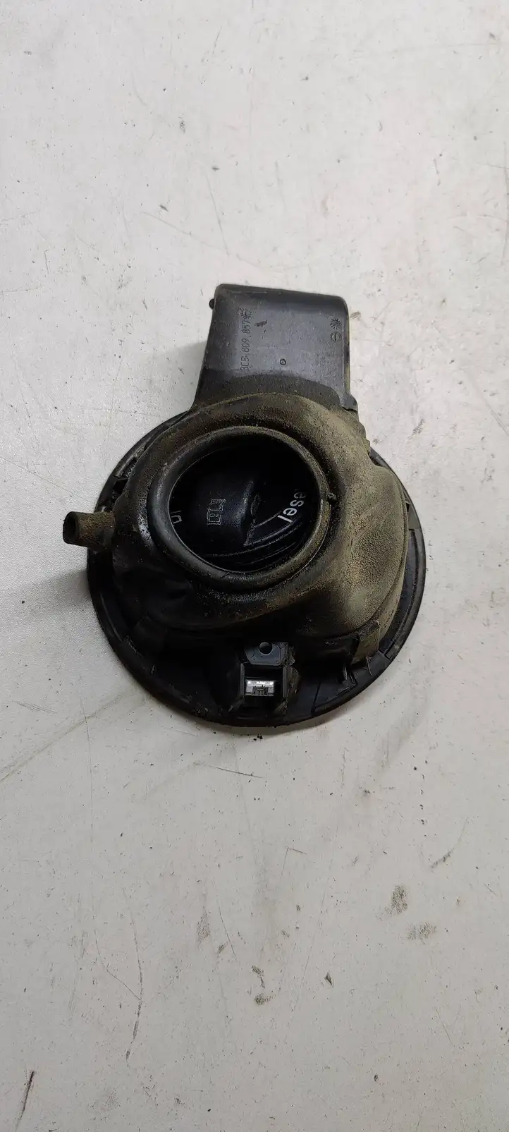 Volkswagen PASSAT B6 (2005 - 2010) 1k0010497c Крышка топливного бака — фото 3