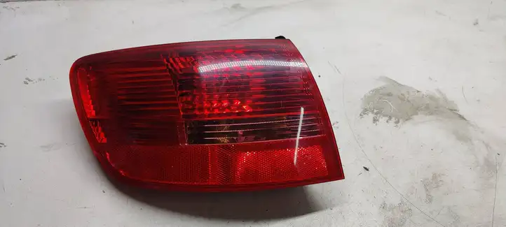 Audi A6 S6 C6 4F (2004 - 2008) 4f9945095 Задний фонарь в кузове — фото 1