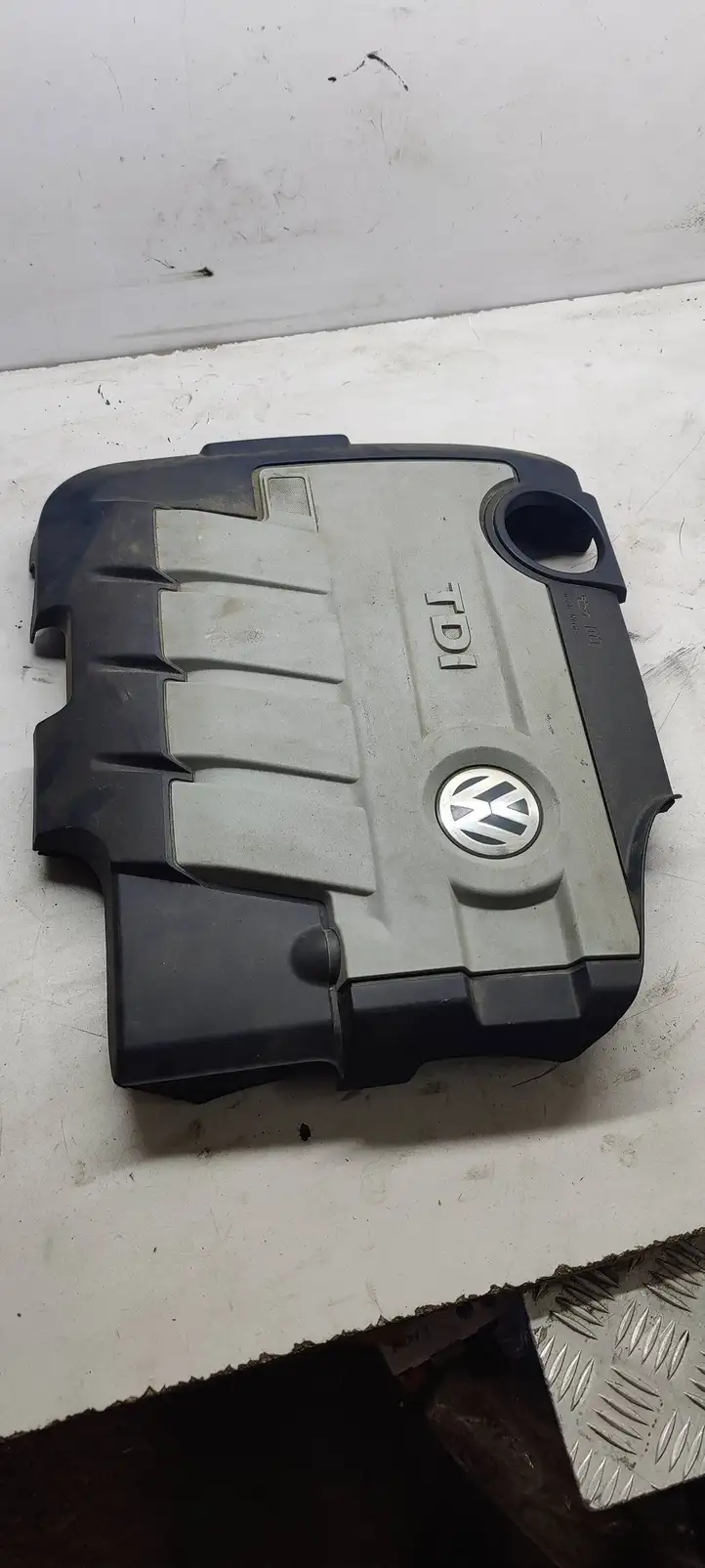 Volkswagen PASSAT B6 (2005 - 2010) 03L103925am Крышка двигателя декоративная — фото 1
