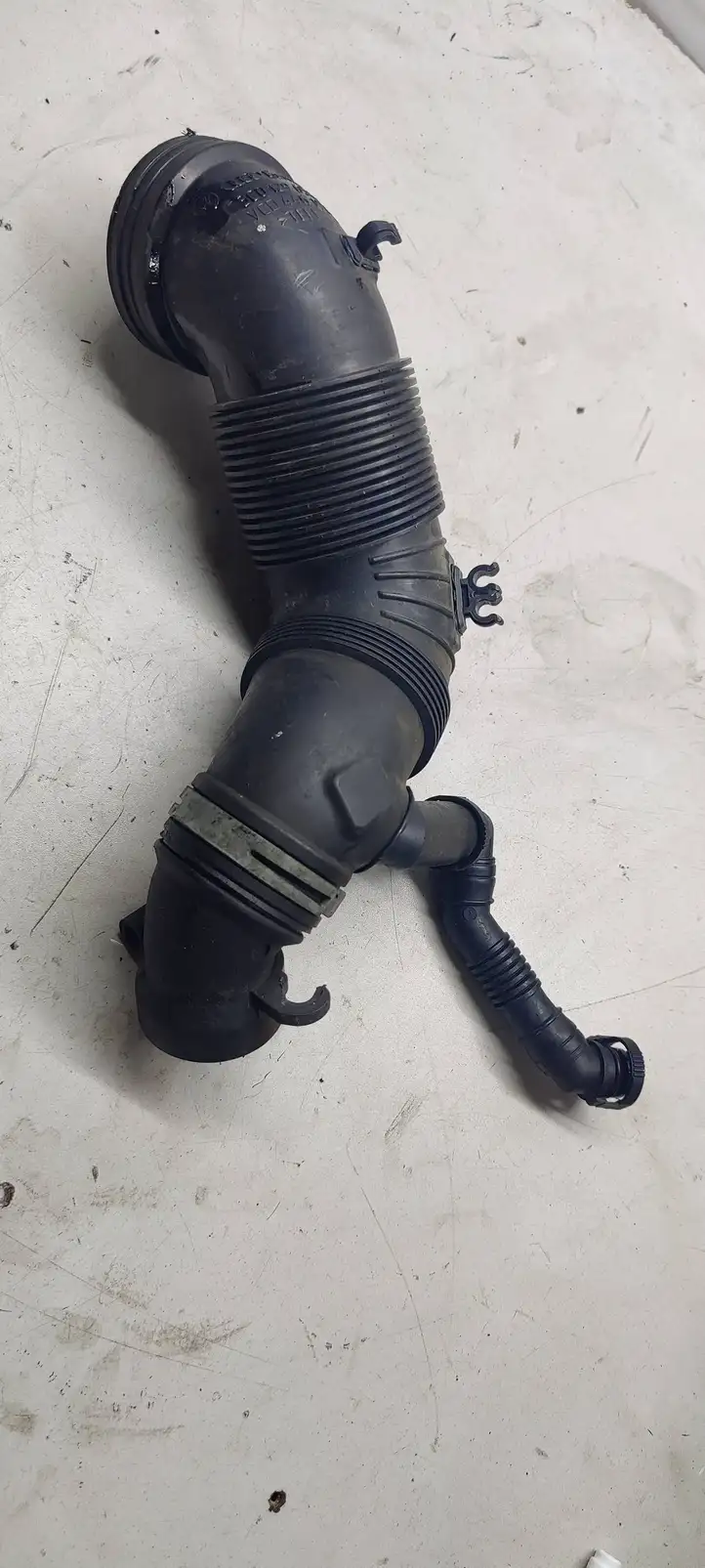 Volkswagen PASSAT B6 (2005 - 2010) 3c0129654p Трубка подачи воздуха — фото 1