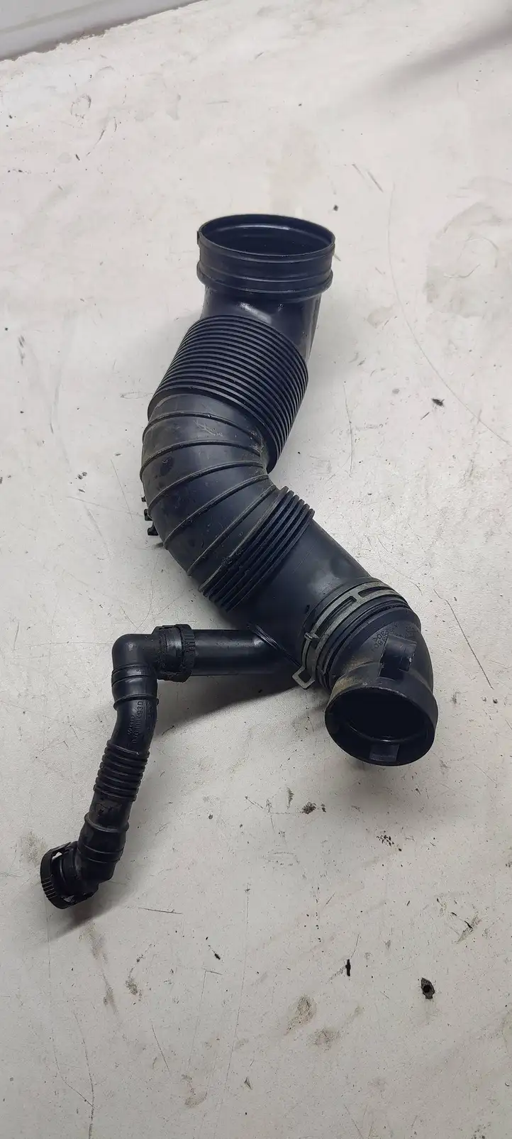 Volkswagen PASSAT B6 (2005 - 2010) 3c0129654p Трубка подачи воздуха — фото 2