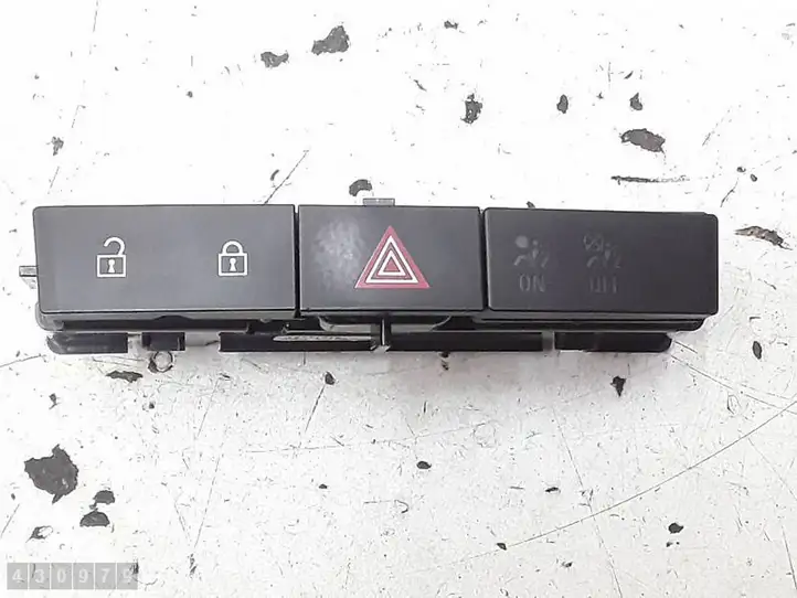 Opel Astra J (2009 - 2012) 13311979 Включатель аварийных фонарей — фото 1