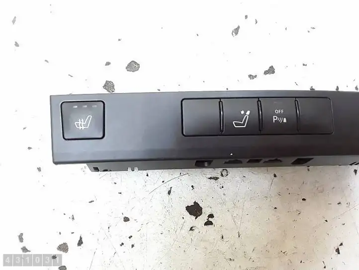 Mercedes-Benz E W212 (2009 - 2016) A2128202610 Включатель обогрева — фото 3