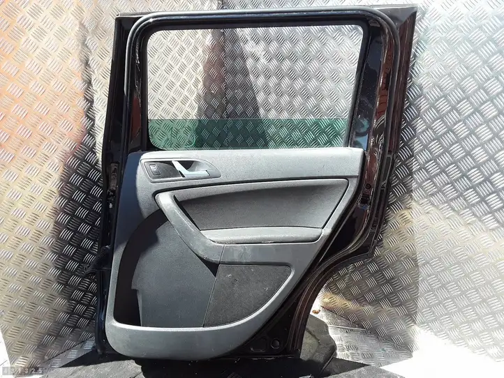 Skoda Yeti (5L) (2013 - 2018) Задняя дверь — фото 2