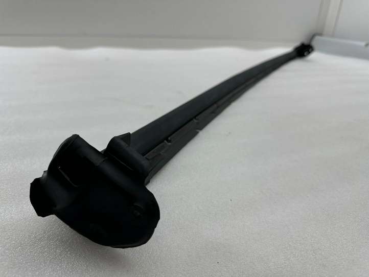 Tesla Model X (2015 - 2021)  107207990D Уплотнительная резина на задних дверях