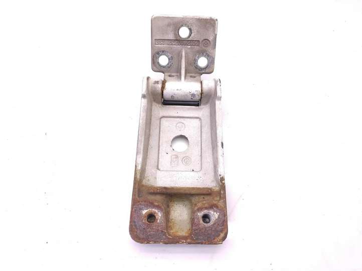 Mercedes-Benz Sprinter W901 W902 W903 W904 (1995 - 2007)  9017400737 Нижняя петля задней двери
