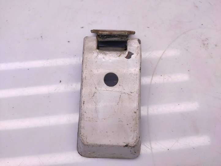 Mercedes-Benz Sprinter W901 W902 W903 W904 (1995 - 2007)  9017400737 Нижняя петля задней двери