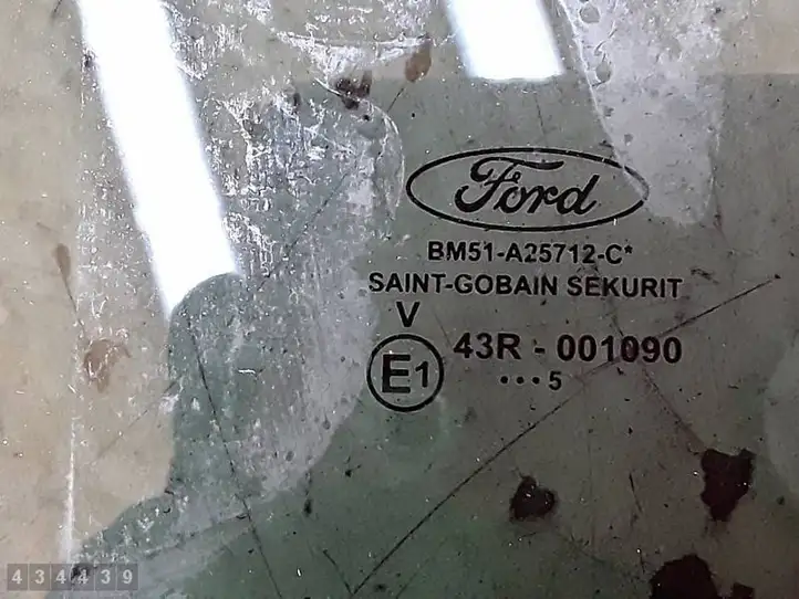 Ford Focus (2011 - 2015) E143R001090 Стекло задней двери — фото 2