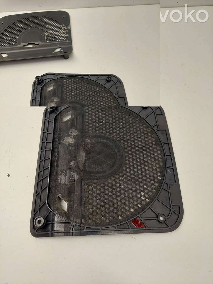 BMW 3 F30 F35 F31 (2012 - 2018)  9290908 Сабвуферная решетка
