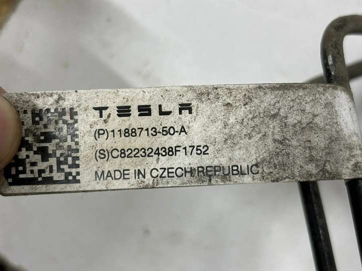 Tesla Model 3 (2017 - 2023)  118871350A Тормозные трубки/шланги