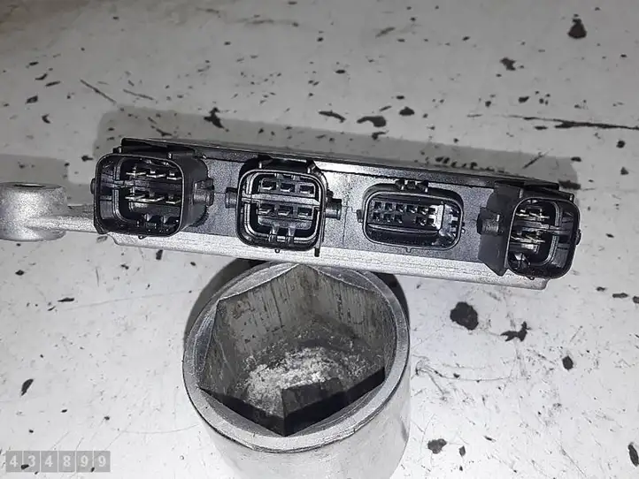 Lexus RX 450H (2015 - 2019) 8987130040 Блок управления форсунками — фото 3