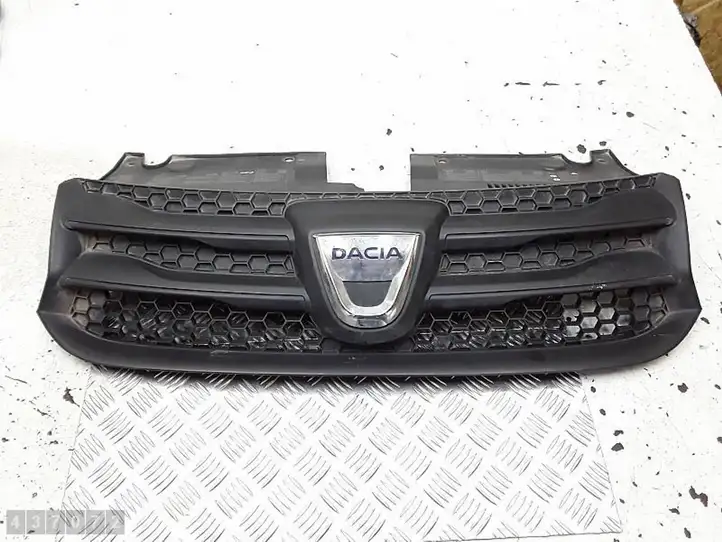 Dacia Sandero (2012 - 2016) 623103971R Передняя решетка — фото 1