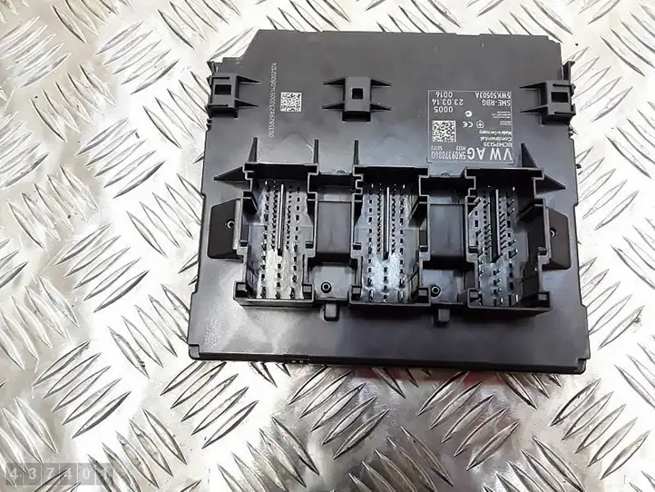Volkswagen Tiguan (2011 - 2016) 5K0937086Q Модуль комфорта — фото 2