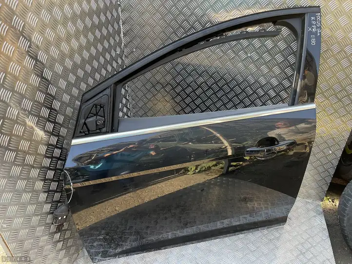 Ford Focus (2011 - 2015) Дверь — фото 1
