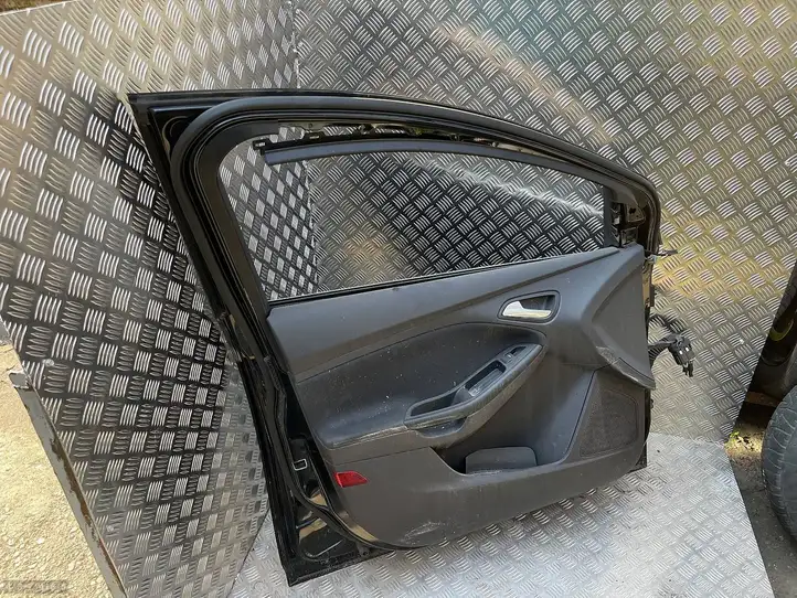 Ford Focus (2011 - 2015) Дверь — фото 2