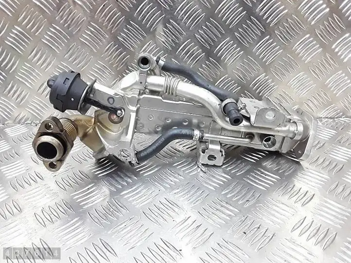 BMW 3 F30 F35 F31 (2012 - 2018) 8513691 Охладитель клапана EGR — фото 1