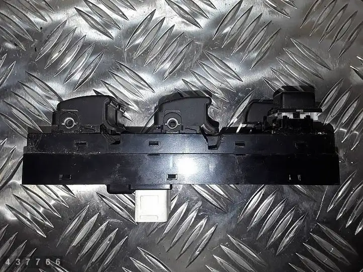 Hyundai Tucson JM (2004 - 2009) 935702E400 Блок кнопок стеклоподъемников — фото 2
