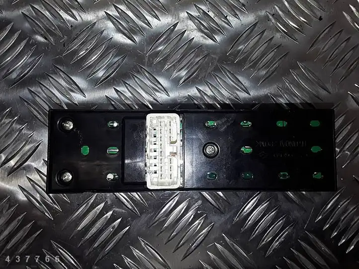 Hyundai Tucson JM (2004 - 2009) 935702E400 Блок кнопок стеклоподъемников — фото 3