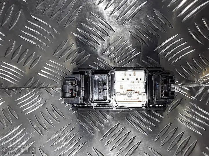 Toyota Corolla E120 E130 (2000 - 2004) 157998 Другие включатели / ручки/ переключатели — фото 2