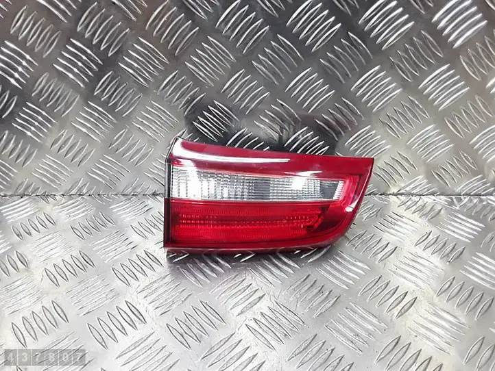Volvo S60 (2010 - 2013) 30796272 Задний фонарь в крышке багажника — фото 1