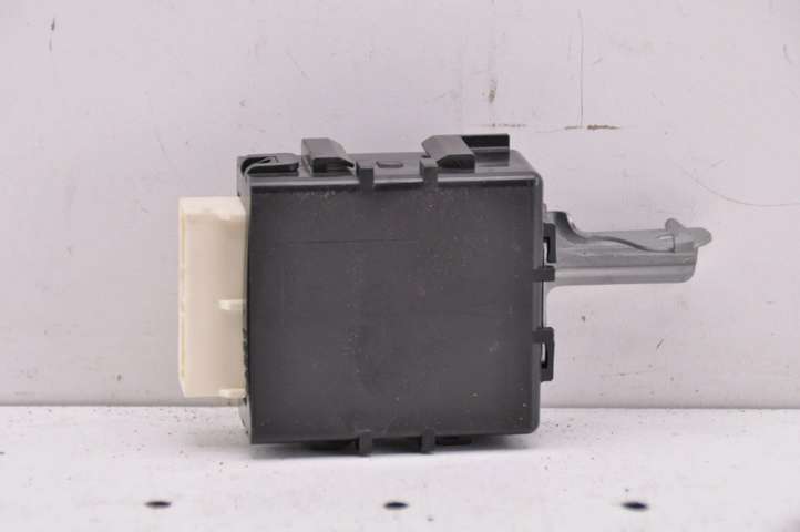 Toyota Verso (2009 - 2012)  8594052010 Реле электрических окон