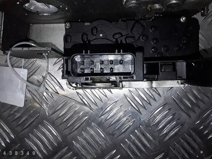 Ford Transit (2006 - 2013) YC15V43288FP Замок задней двери — фото 6