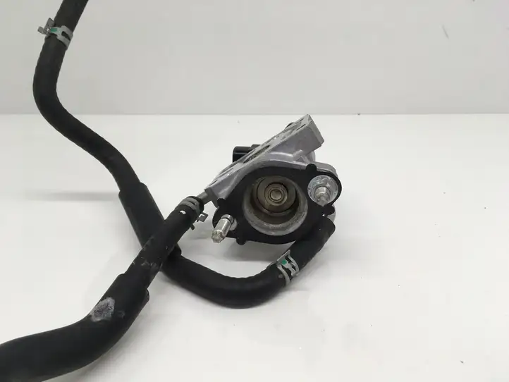 Toyota RAV 4 (XA40) (2012 - 2018) 2562036060 Клапан EGR — фото 4