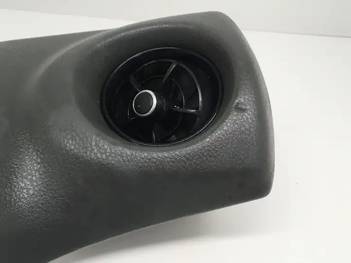Toyota Yaris (2014 - 2019) Боковой воздушный дефлектор — фото 4