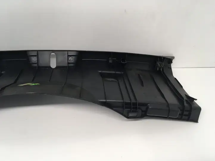 Toyota Yaris (2014 - 2019) 583870D090 Отделка порога багажника — фото 3