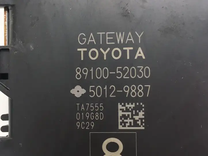 Toyota Yaris (2014 - 2019) 8910052030 Прочие блоки управления — фото 5