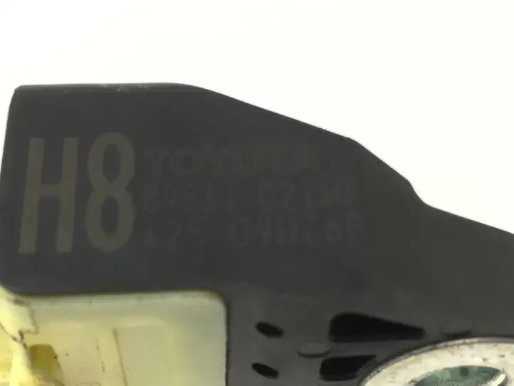 Toyota Yaris (2014 - 2019) 8983102140 Датчик удара SRS — фото 2