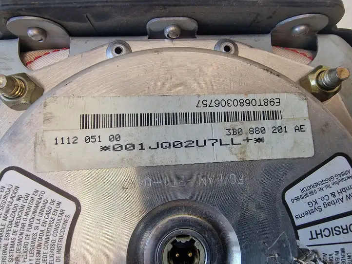 Volkswagen Golf IV (1998 - 2005) 3B0880201AE Подушка безопасности руля — фото 3