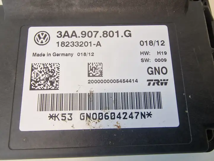 Volkswagen PASSAT B7 (2011 - 2014) 3AA907801G Блок управления стояночным тормозом — фото 3