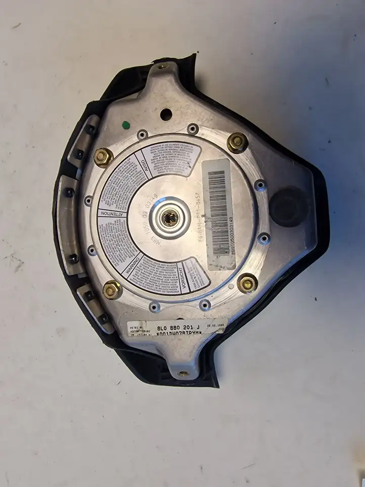 Audi A3/S3 8L (1996 - 2000) 8L0880201J Подушка безопасности руля — фото 2