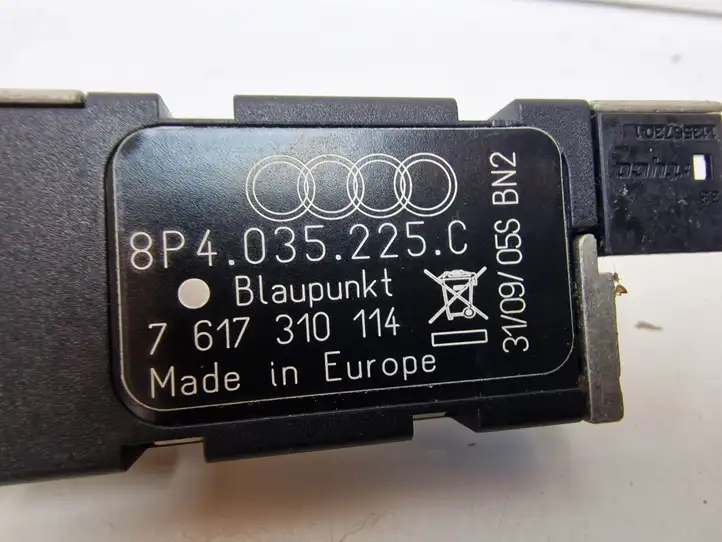 Audi A3/S3 8P (2008 - 2013) 8P4035225C Усилитель антенны — фото 2