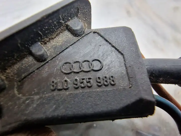 Audi A3/S3 8L (2000 - 2003) 8L0955988 Форсунка омывателя лобового стекла — фото 3