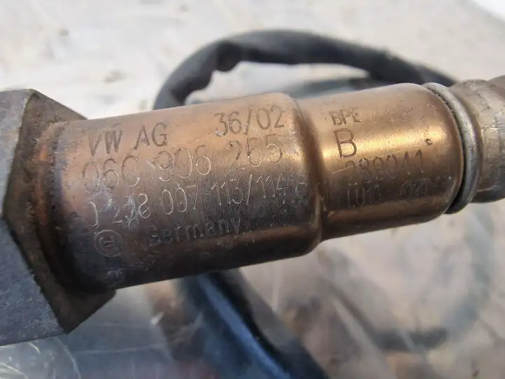 Audi A4 S4 B6 8E 8H (2000 - 2006) 06C906265B Лямбда-зонд — фото 3