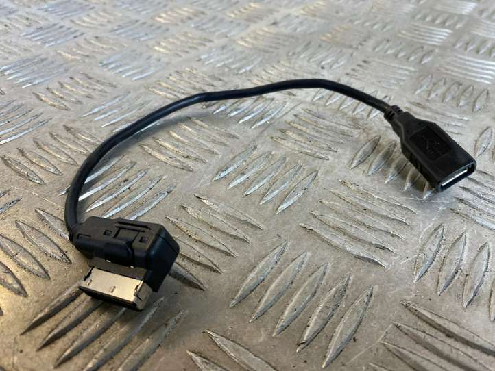 Audi A4 (2007 - 2011)  4F0051510Q Разъем iPod
